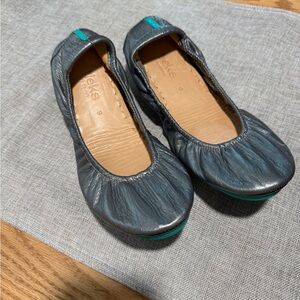 Women's Gray Ballet Flats